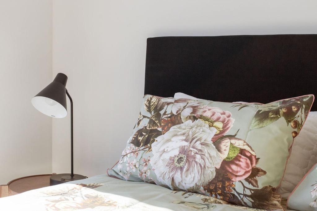 Stylish Brand New Sunny 3Bdrm 3Bth Garage Sleeps 6 Apartment Christchurch Ngoại thất bức ảnh