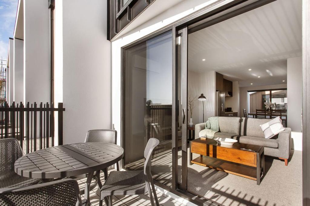 Stylish Brand New Sunny 3Bdrm 3Bth Garage Sleeps 6 Apartment Christchurch Ngoại thất bức ảnh